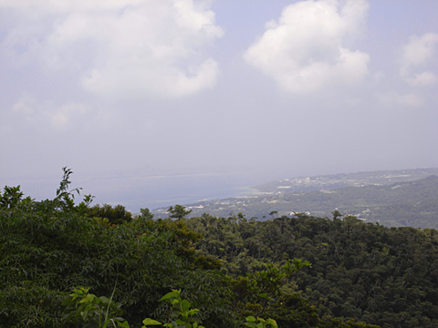 八重岳から伊江島方向を望む