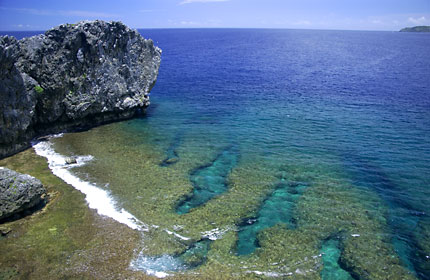 沖縄本島最北端辺戸岬の海