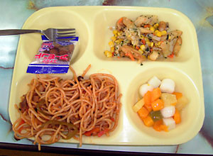 具志川小学校での講演と給食